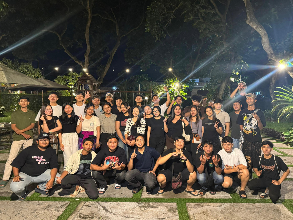 Rapat Sabha Yowana Desa Adat Dalung Dikemas Santai di Rumah Makan Bamboo, Bahas Persiapan HUT Sabha Yowana Tahun 2025